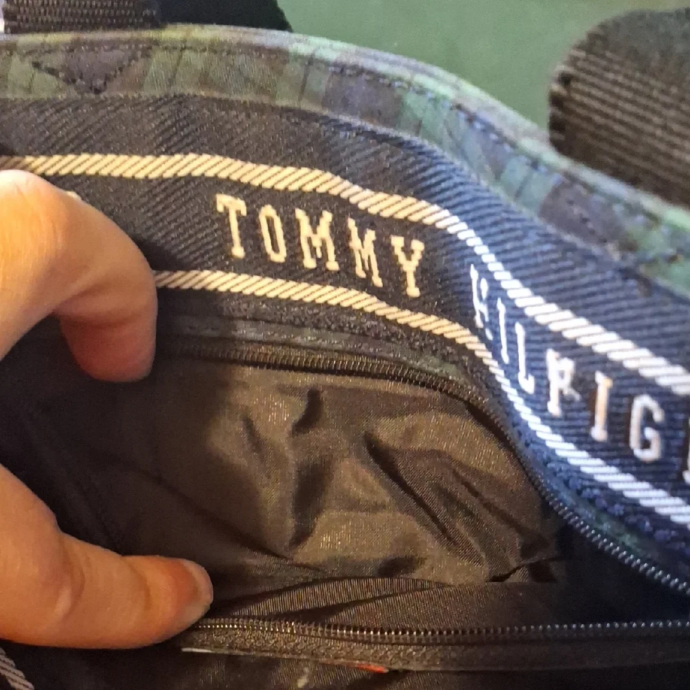 Tommy Hilfiger Plaid Patchwork Lunch Bag in Navy and Red